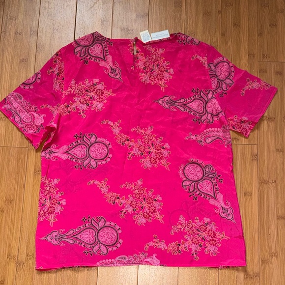 Vibrant Pink Paisley Short Sleeve Top - Picture 3 of 6